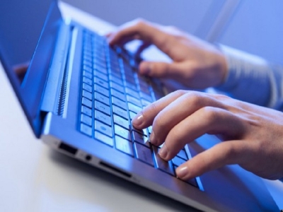 Έ&rho;&epsilon;&upsilon;&nu;&alpha;: &Tau;&omicron; 68,6% &tau;&omega;&nu; &Epsilon;&lambda;&lambda;ή&nu;&omega;&nu; &chi;&rho;&eta;&sigma;&iota;&mu;&omicron;&pi;&omicron;&iota;&epsilon;ί &kappa;&alpha;&theta;&eta;&mu;&epsilon;&rho;&iota;&nu;ά &tau;&omicron; ί&nu;&tau;&epsilon;&rho;&nu;&epsilon;&tau;